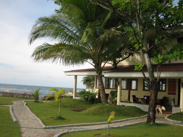 Puesta-del-Sol-Beach-Bungalows-and-Cafe